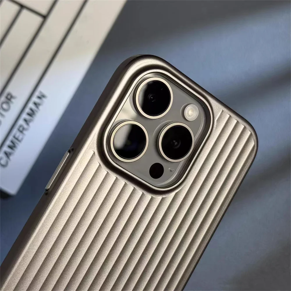 Corrugated Pattern Case - iPhone