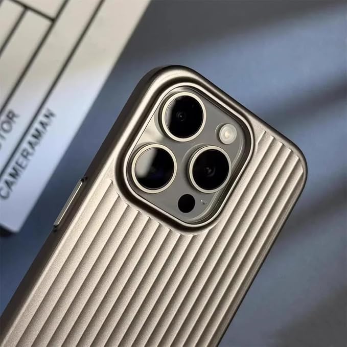 Corrugated Pattern Case - iPhone