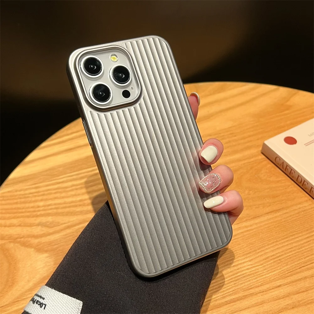 Corrugated Pattern Case - iPhone