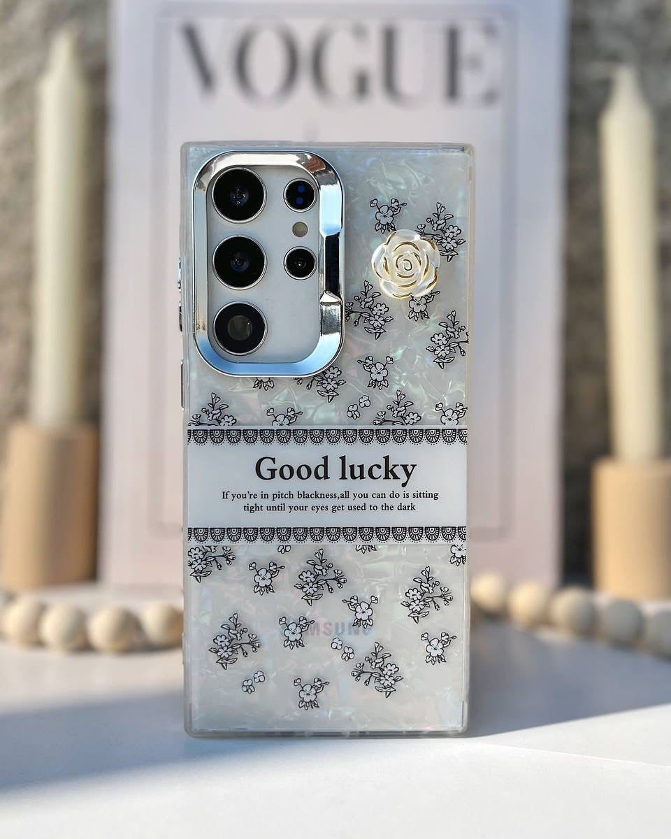 Lucky Pearl Flower Case With Lanyard