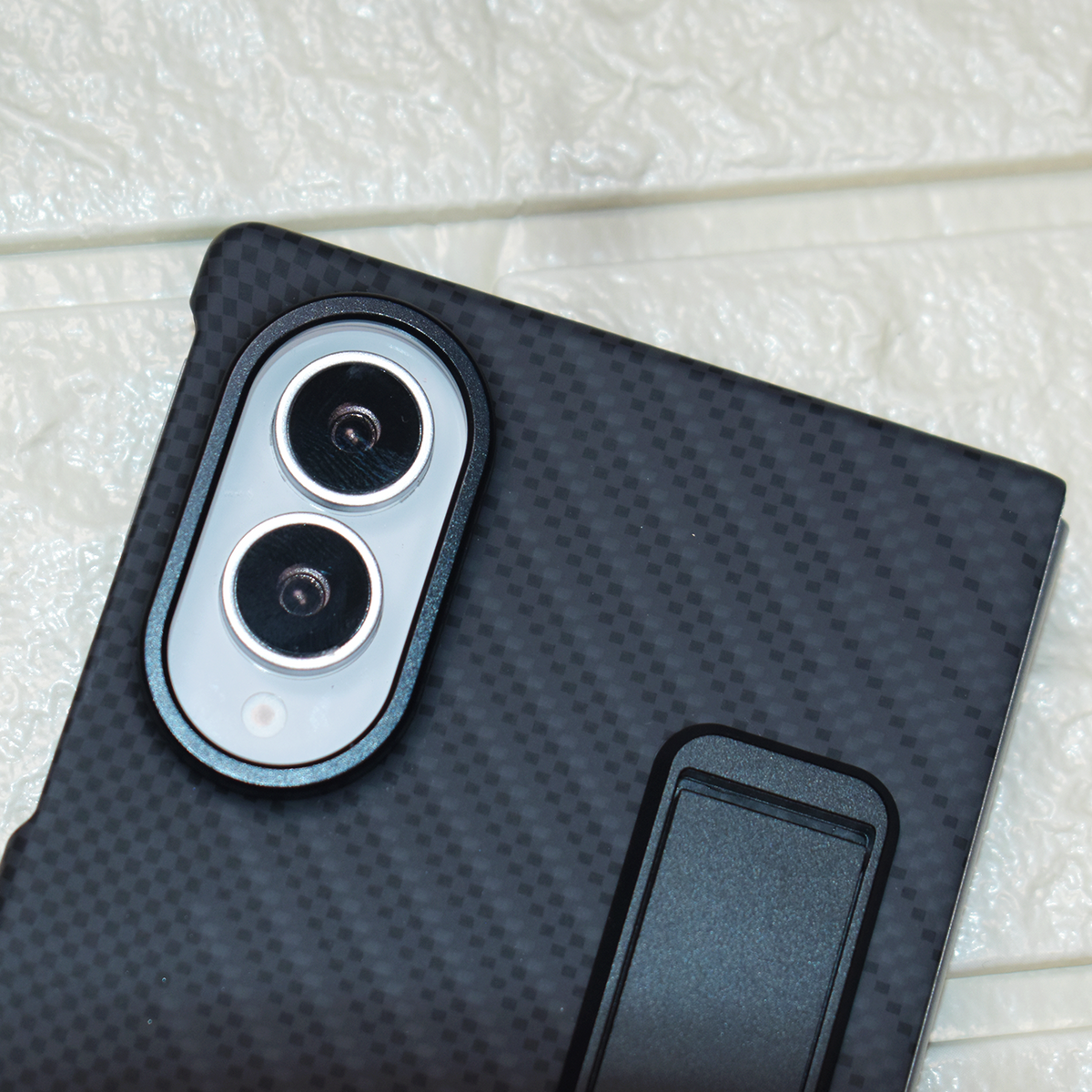 Carbon Weave Fold Stand Case
