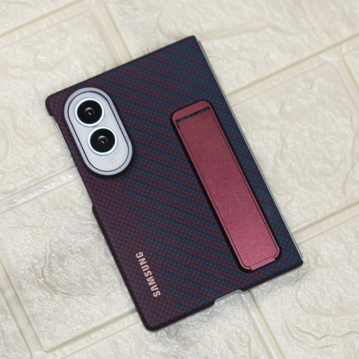 Carbon Weave Fold Stand Case