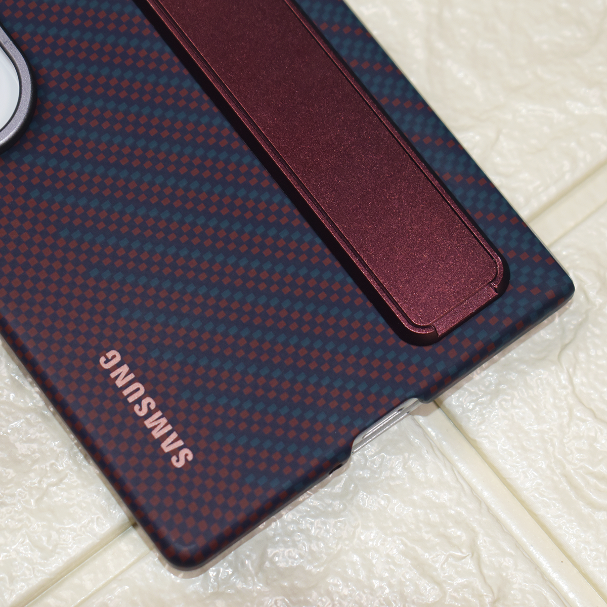 Carbon Weave Fold Stand Case