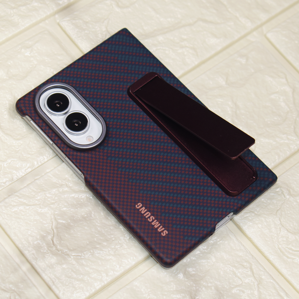 Carbon Weave Fold Stand Case