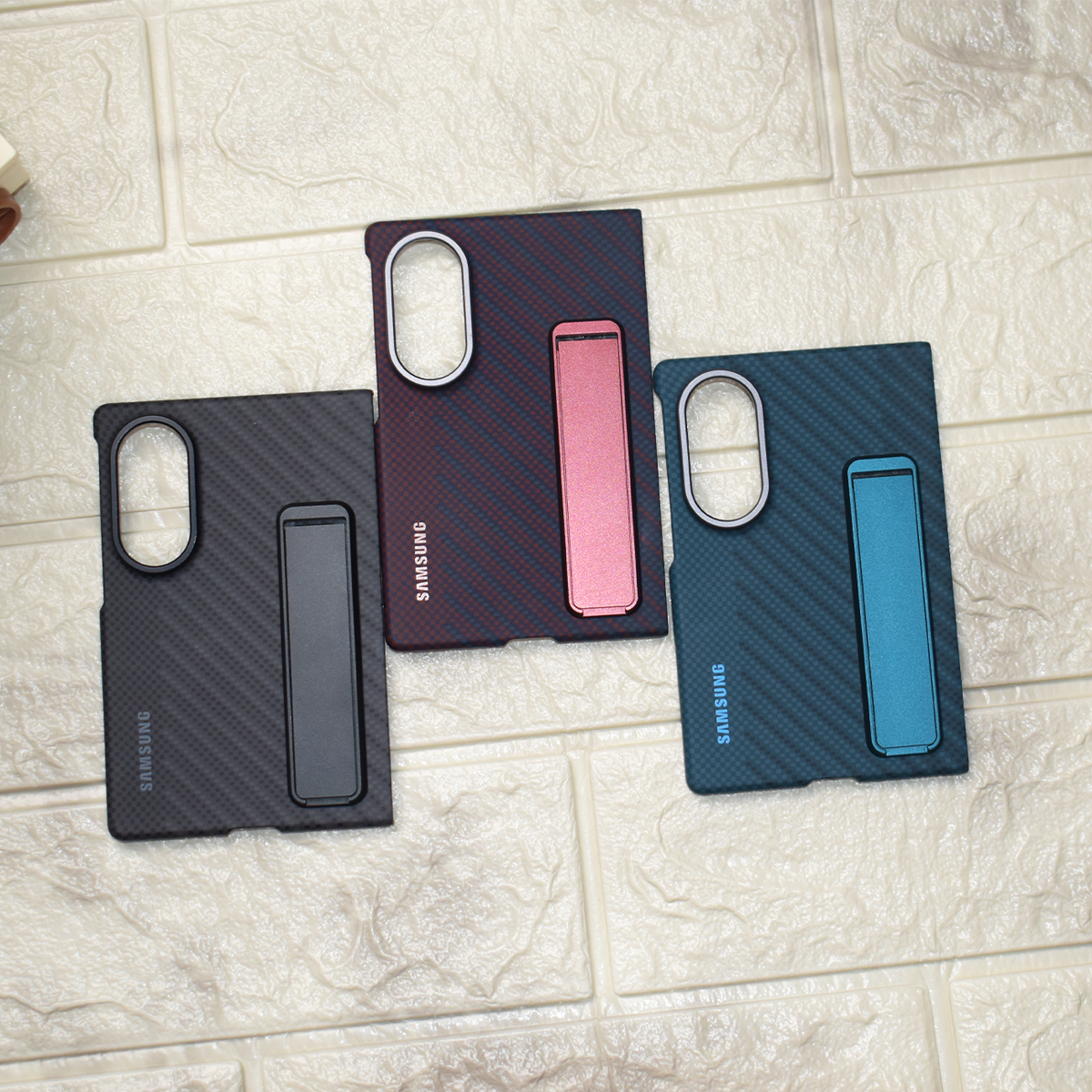 Carbon Weave Fold Stand Case