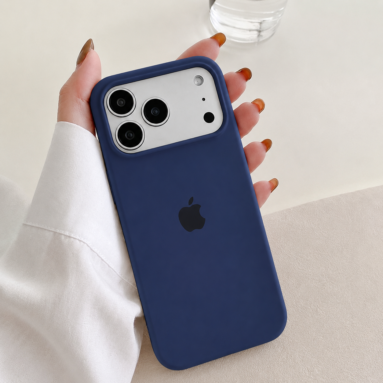 Silicone Logo Case - iPhone 17 Series