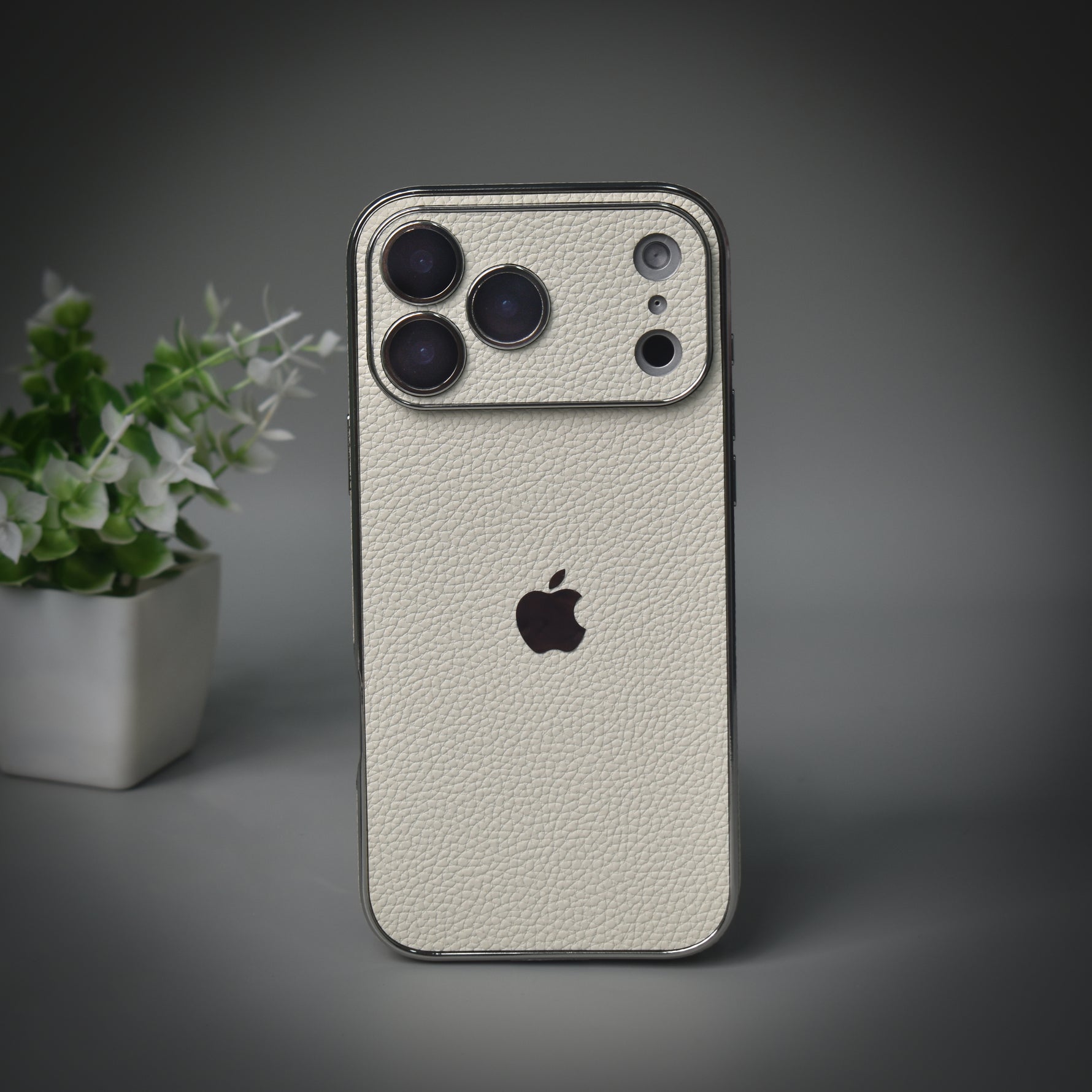 Luxe Leather Shield Case - iPhone 17 Series