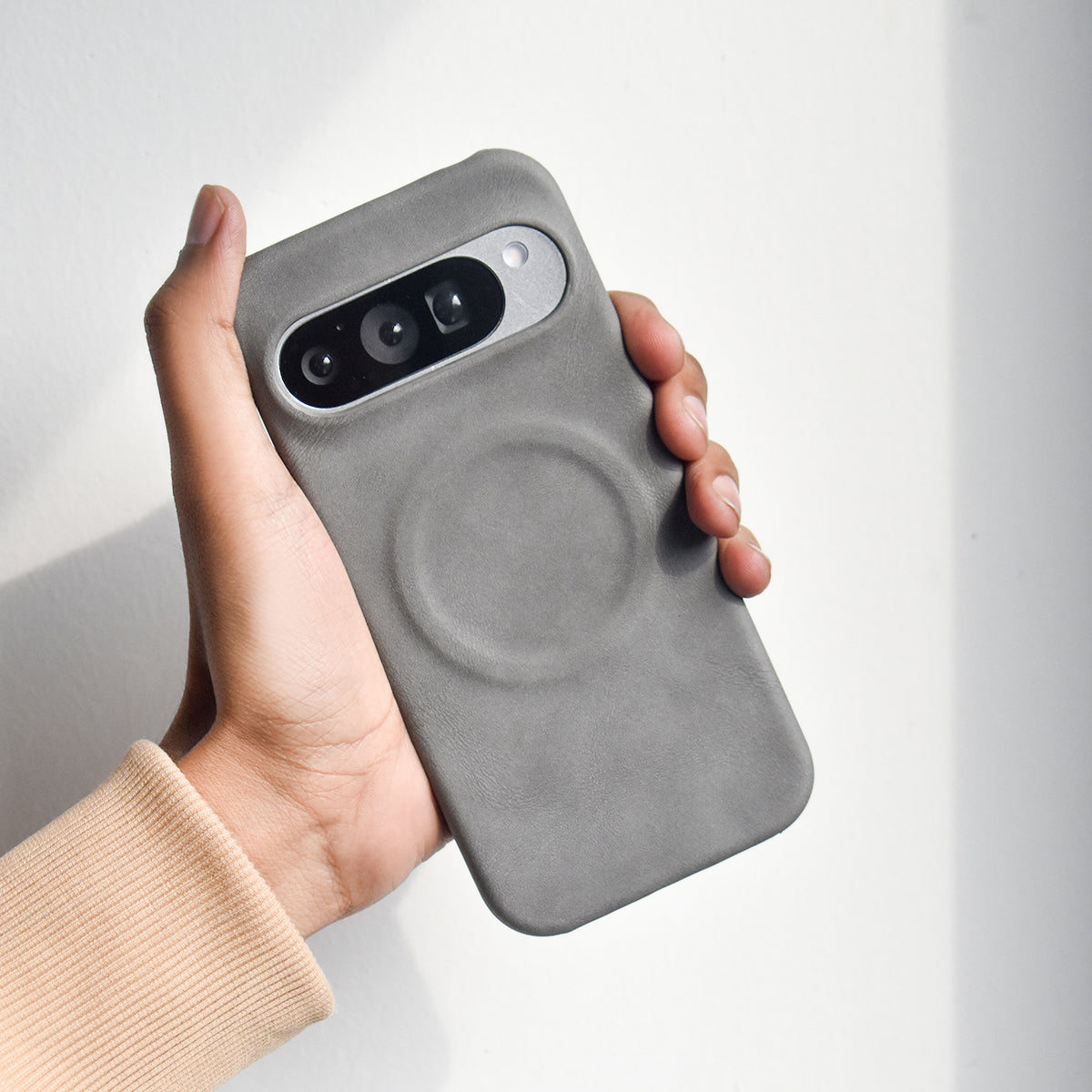 Monochrome Loop - Google