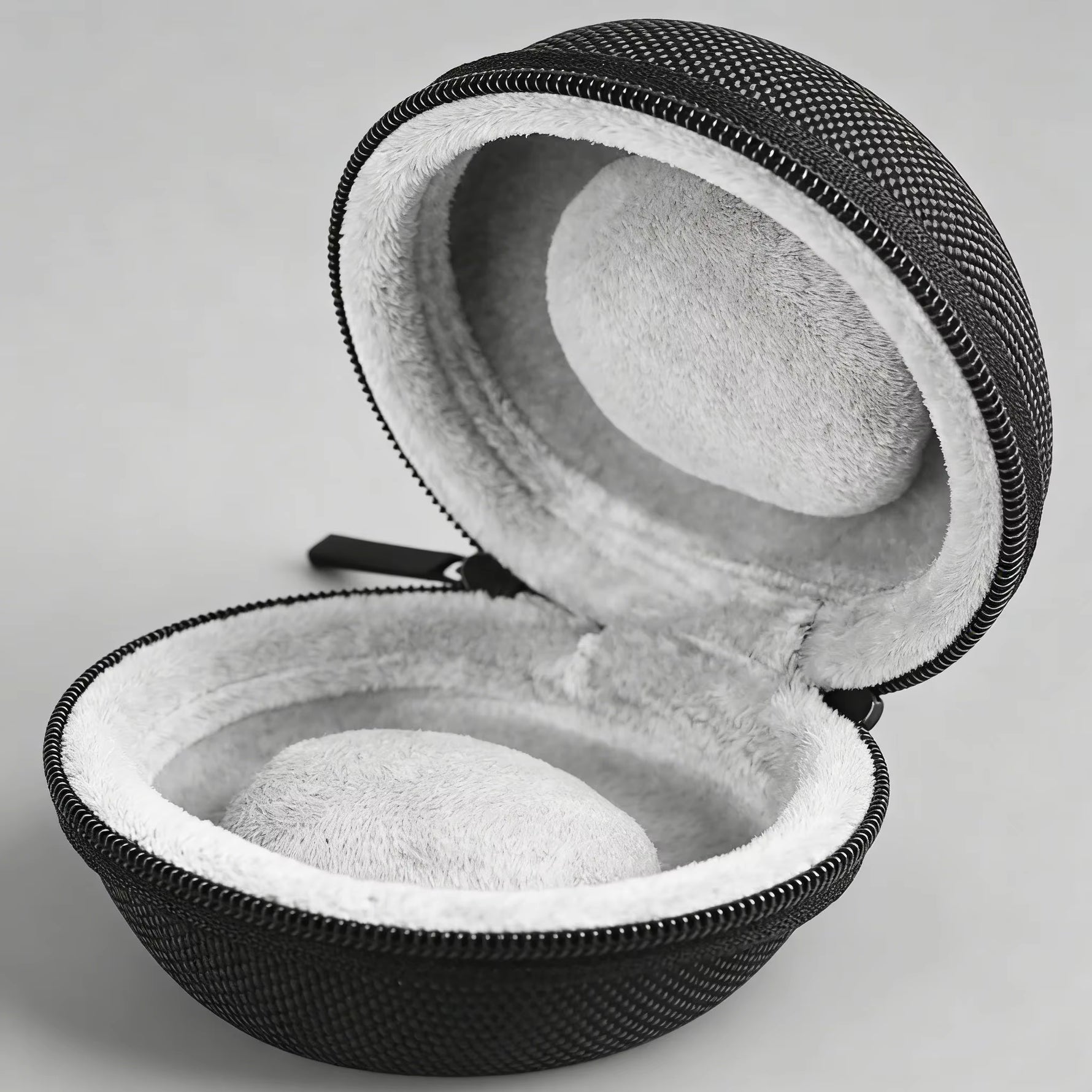 Durable Travel Storage with Zipper