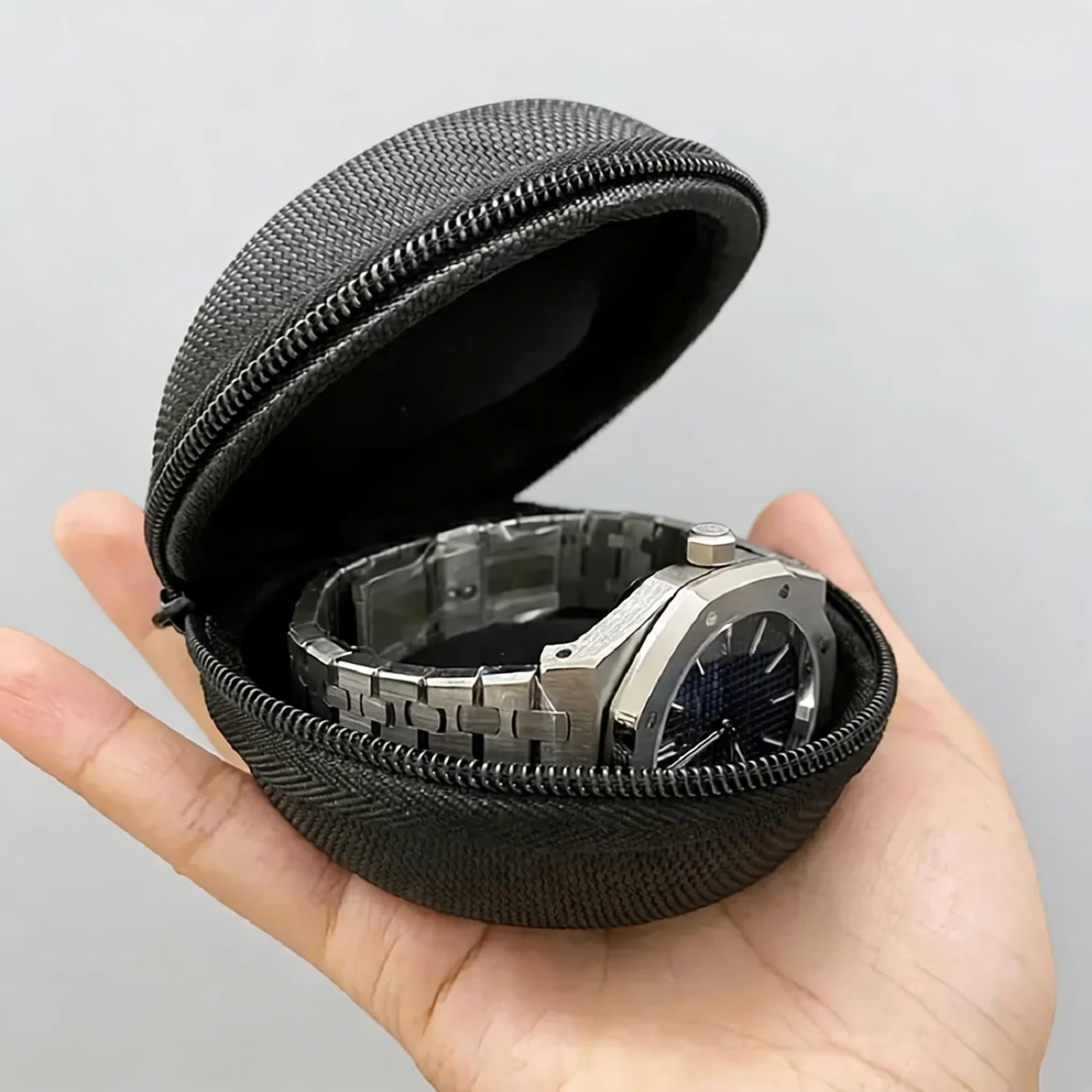Durable Travel Storage with Zipper