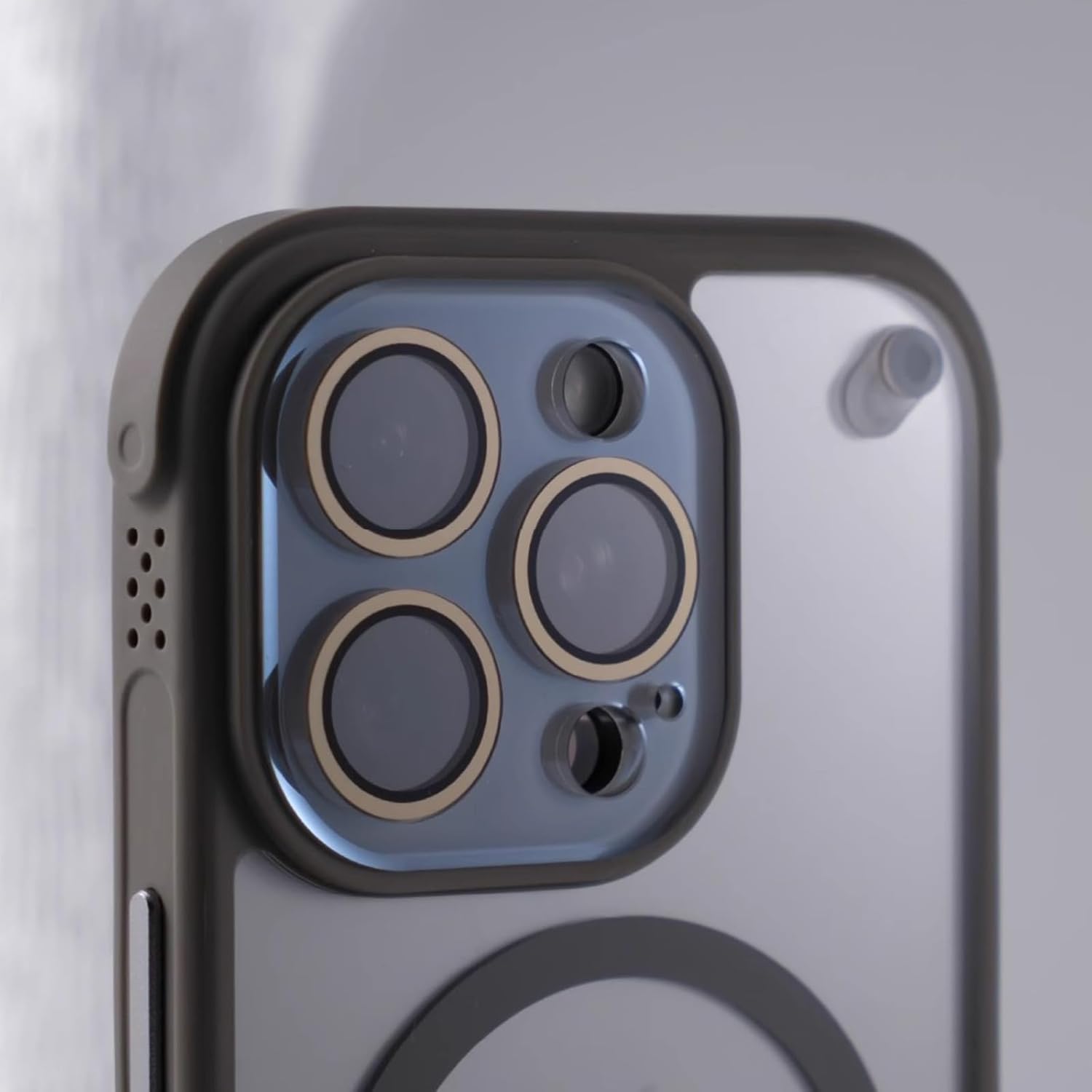 Transparent Cooling MagSafe Case - iPhone