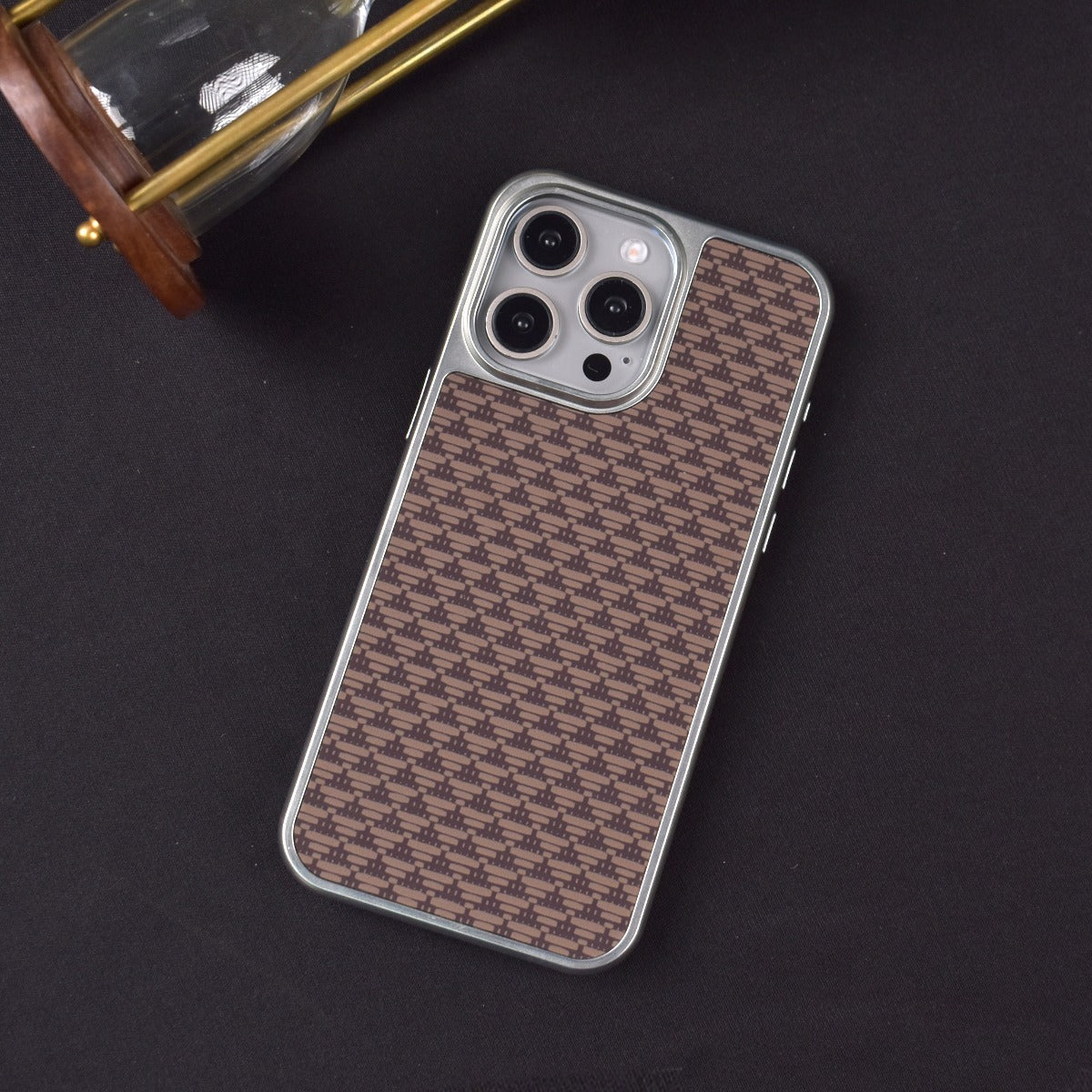 Diamond Pattern Hard Shell Case - iPhone