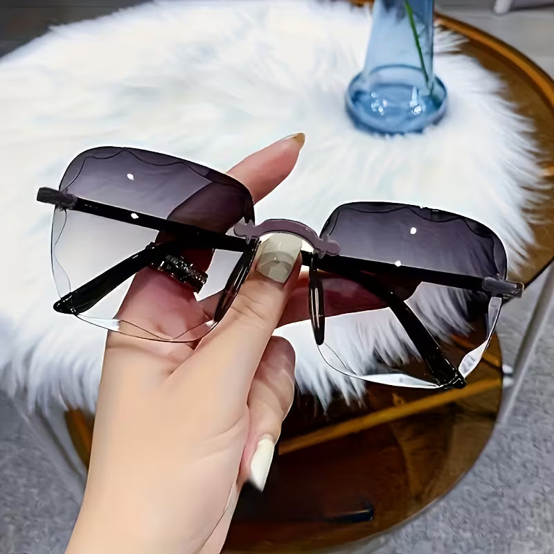 PrismFold Case With Sunglasses - Black Red