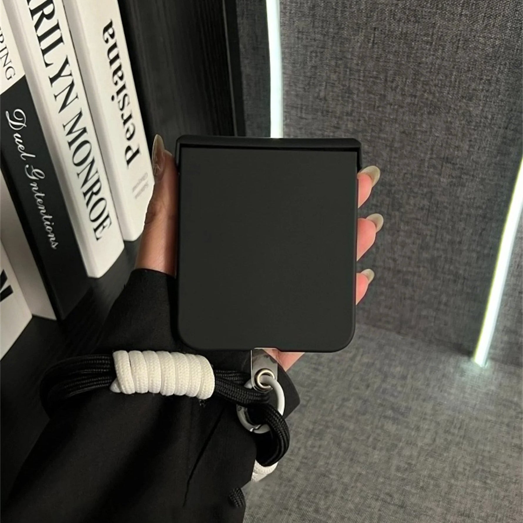 Luxury Gradient Black White Case
